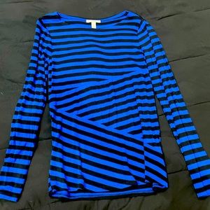 Long sleep blue and black striped shirt